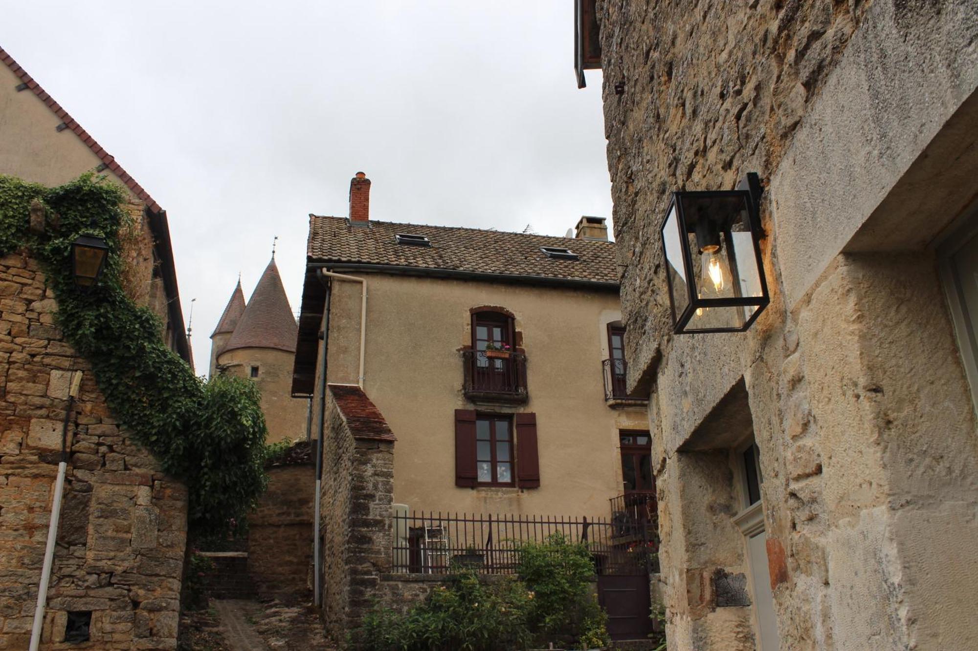Chateauneuf Suites Kültér fotó