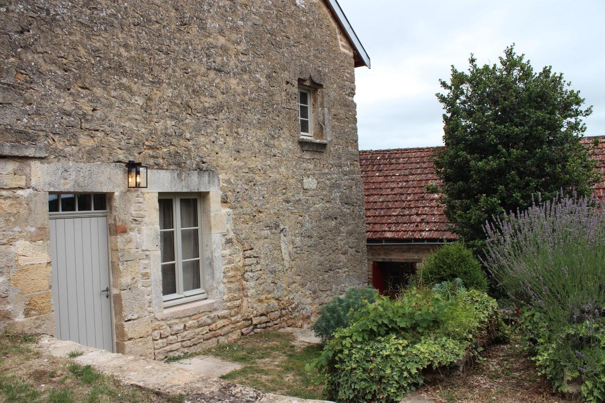 Chateauneuf Suites Kültér fotó