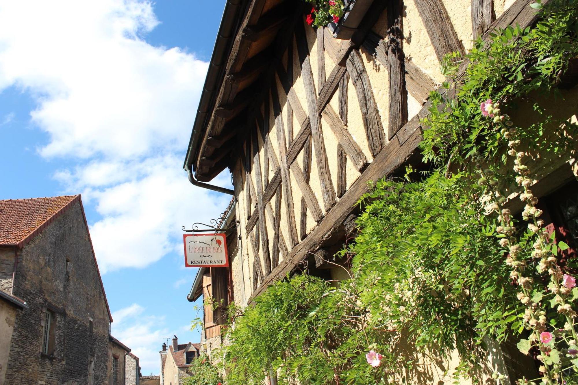 Chateauneuf Suites Kültér fotó