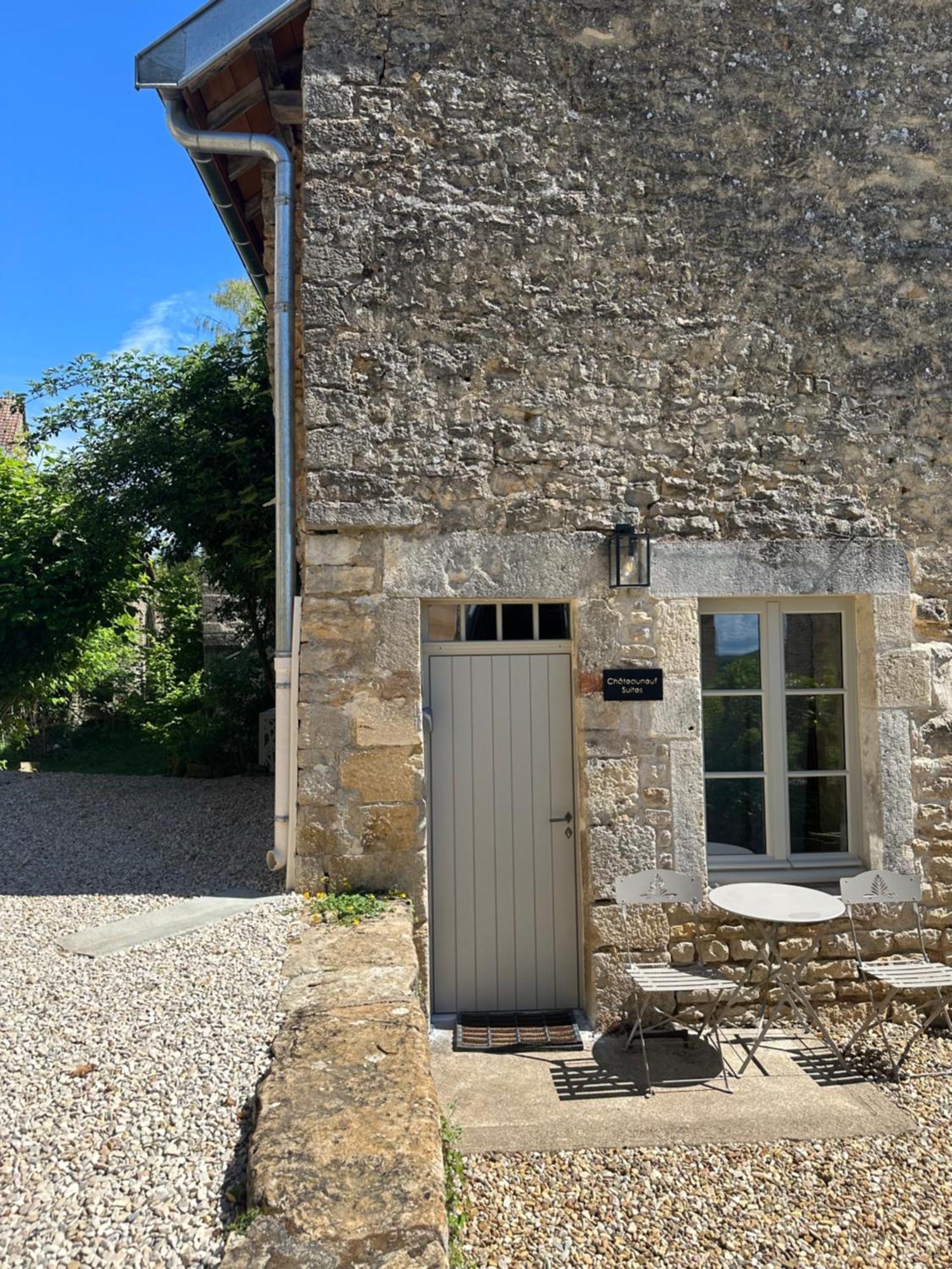Chateauneuf Suites Kültér fotó