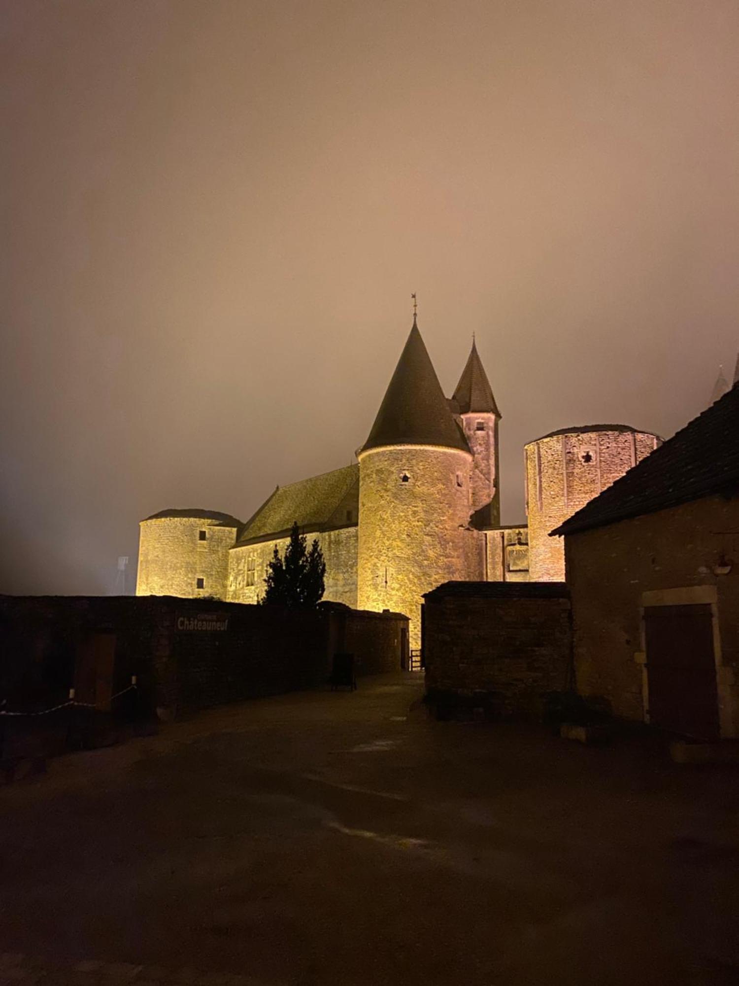 Chateauneuf Suites Kültér fotó